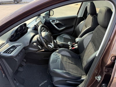Peugeot 2008 e-HDi 92 CV Stop&Start ETG6 Allure (8)
