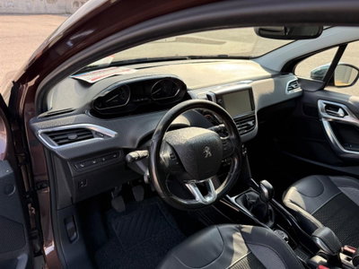 Peugeot 2008 e-HDi 92 CV Stop&Start ETG6 Allure (9)