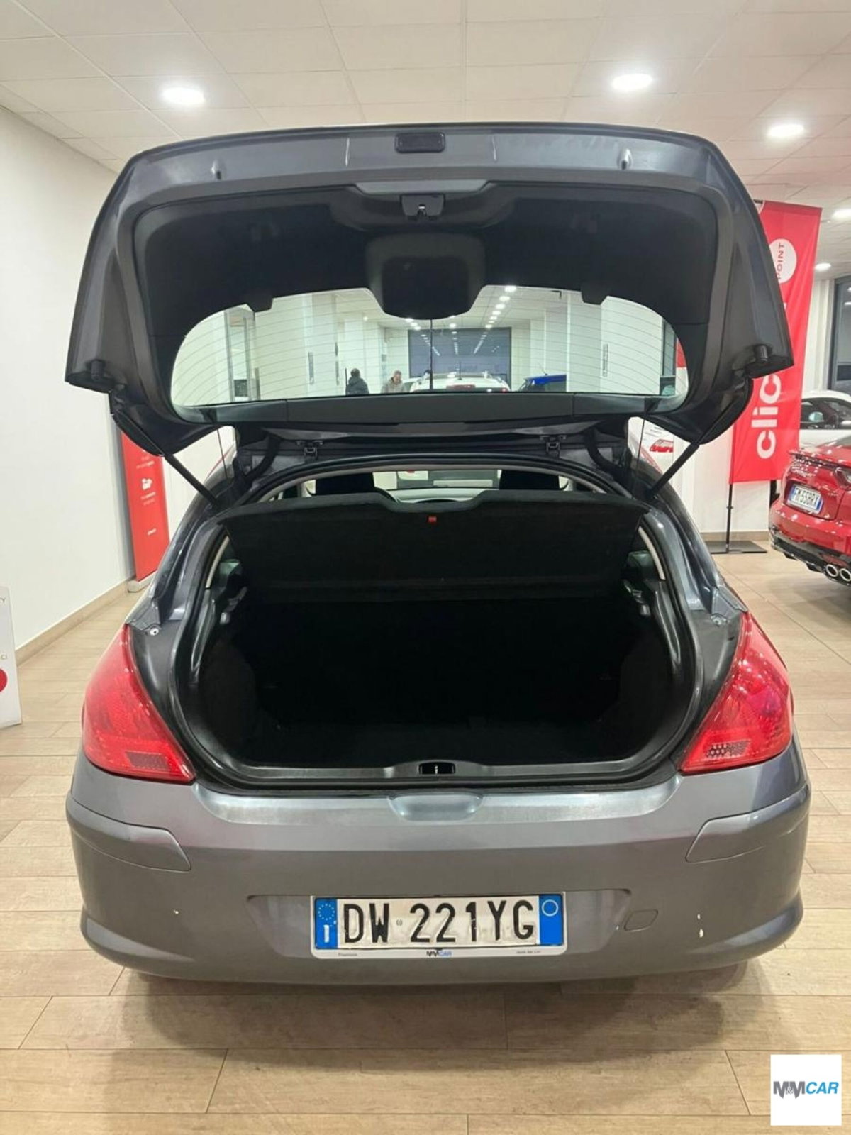 Peugeot 308 1.6 HDi 110CV 3p. Tecno 2-Tronic (12)