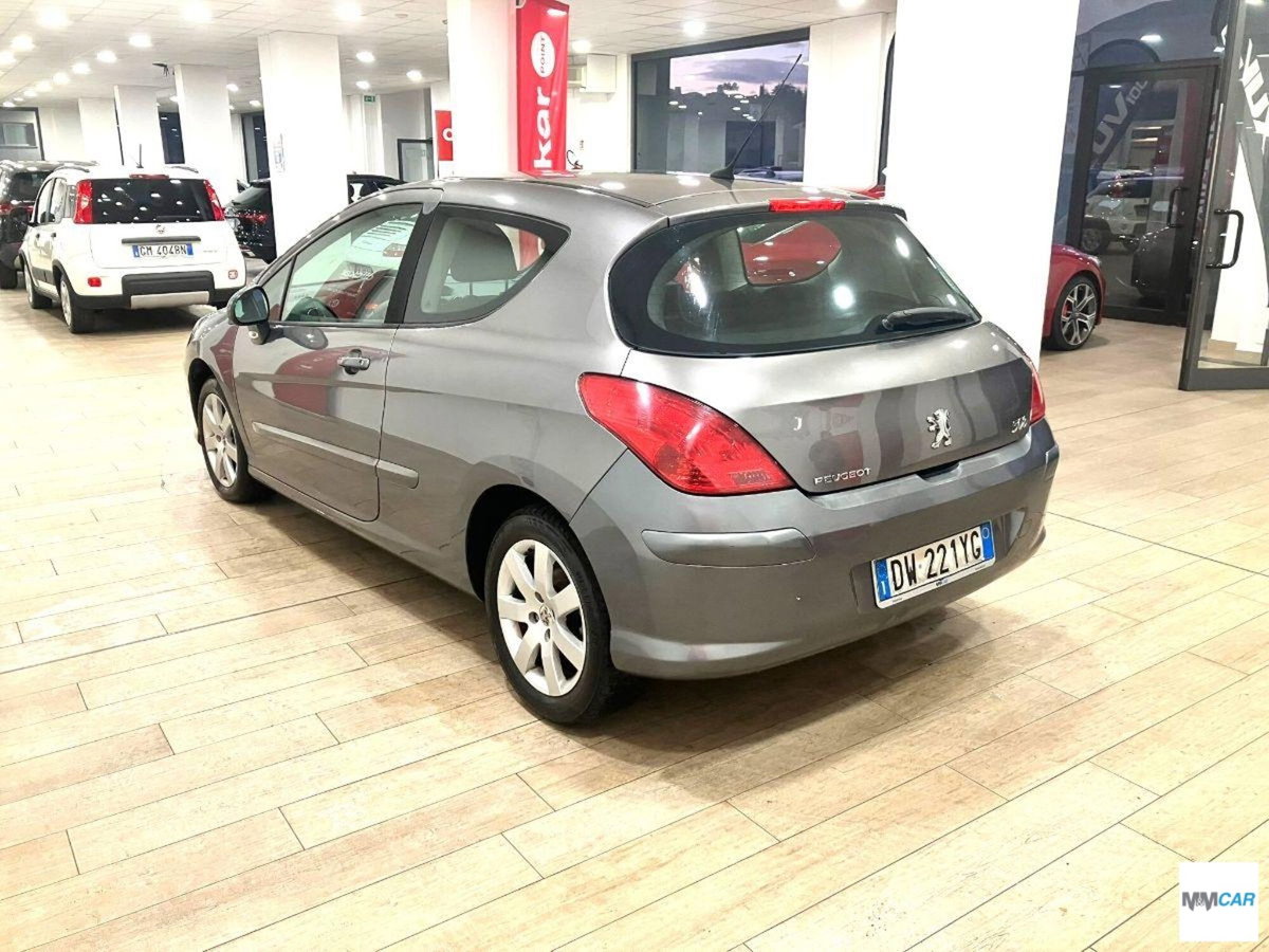 Peugeot 308 1.6 HDi 110CV 3p. Tecno 2-Tronic (3)