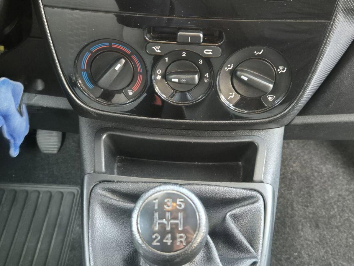 Fiat Qubo 1.3 MJT 95 CV Lounge (7)