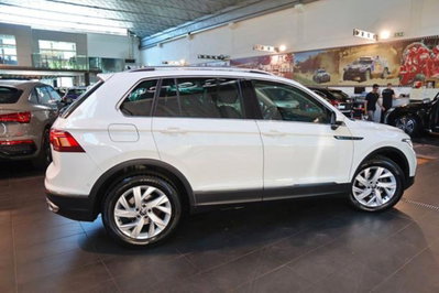 Volkswagen Tiguan 2.0 TDI 150 CV SCR DSG 4MOTION Elegance (10)