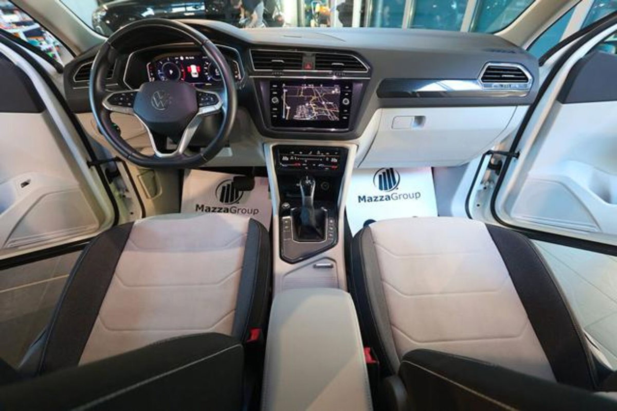 Volkswagen Tiguan 2.0 TDI 150 CV SCR DSG 4MOTION Elegance (15)