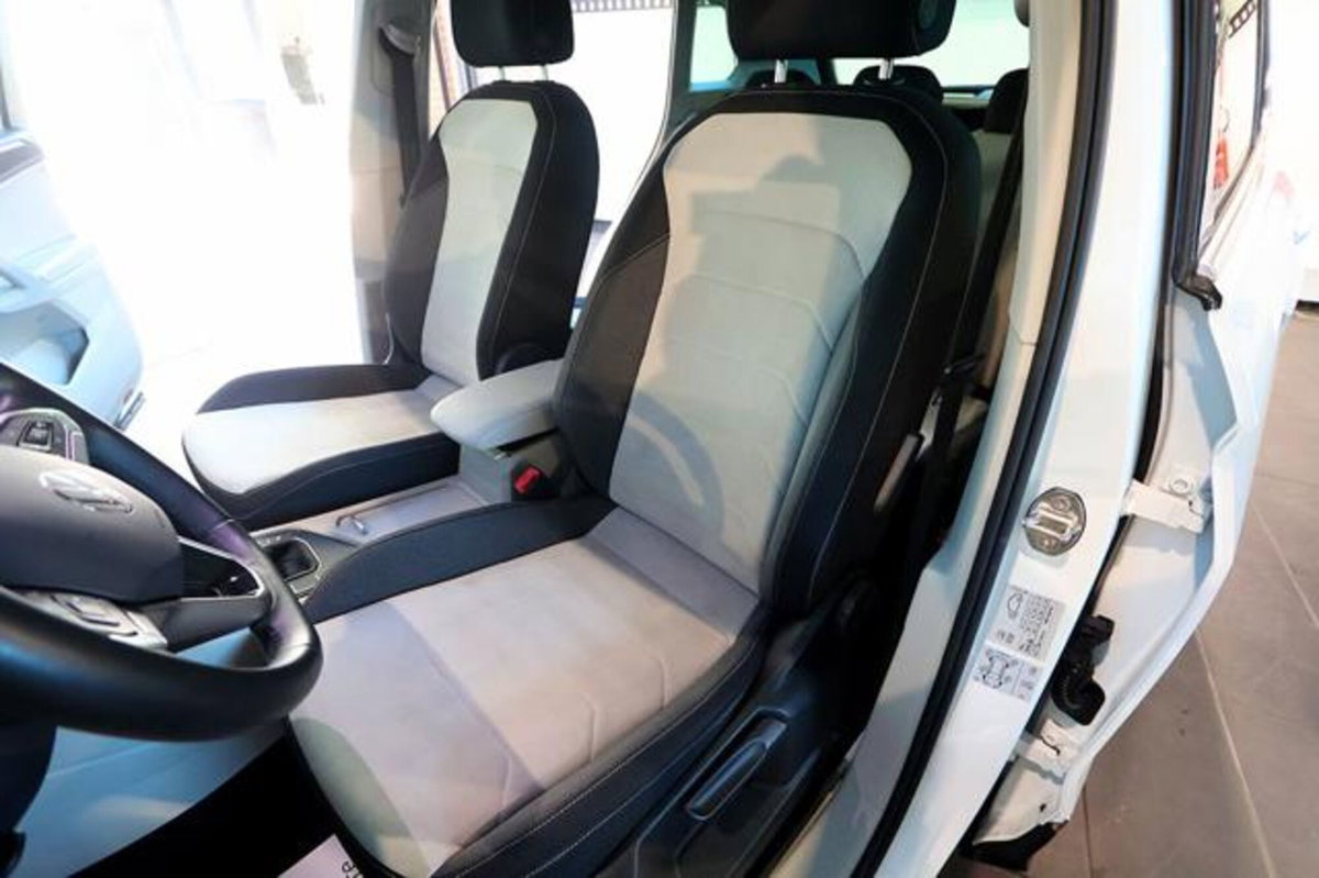 Volkswagen Tiguan 2.0 TDI 150 CV SCR DSG 4MOTION Elegance (18)