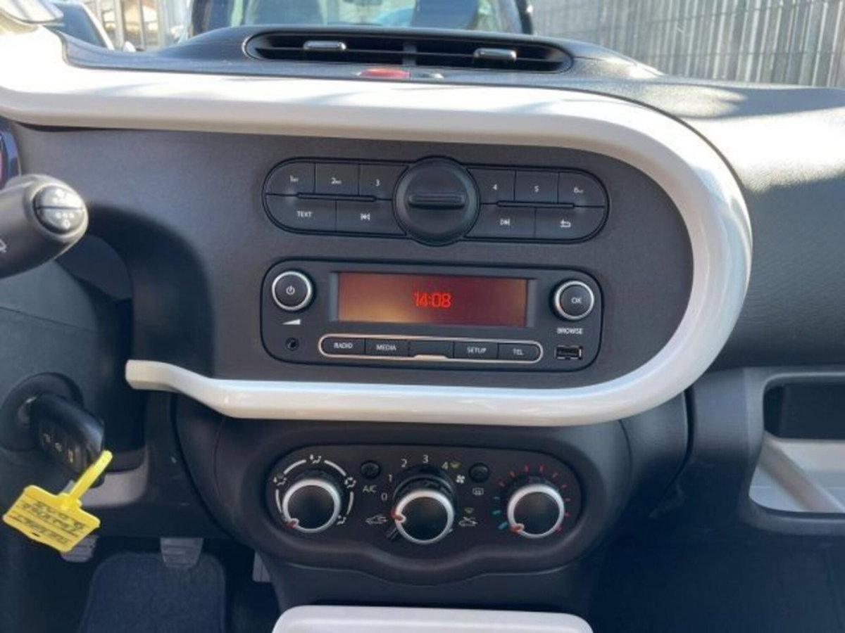 Renault Twingo 1.0 SCe Wave (12)