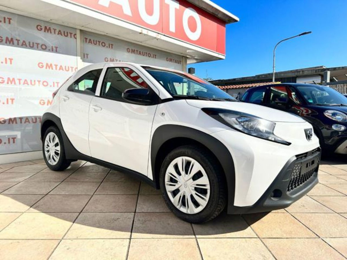 Toyota Aygo X 1.0 Lounge 72cv (7)