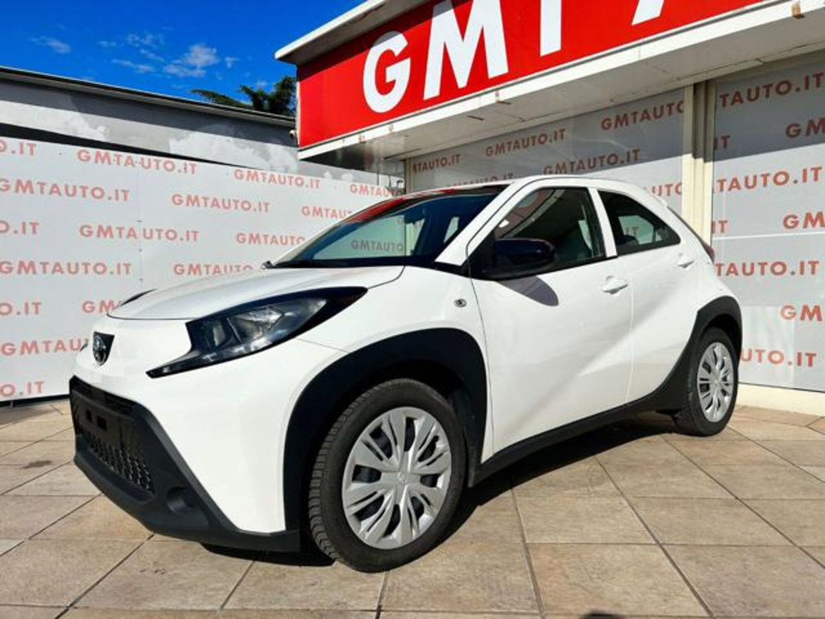 Toyota Aygo X 1.0 Lounge 72cv (9)
