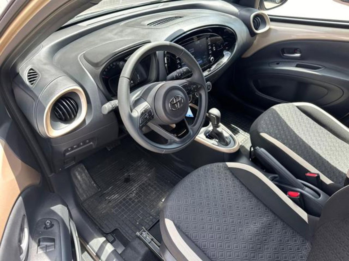 Toyota Aygo X 1.0 Trend 72cv (10)