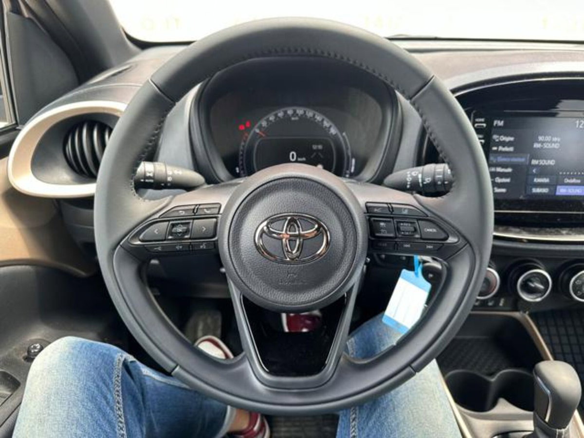 Toyota Aygo X 1.0 Trend 72cv (12)