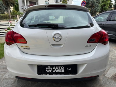Opel Astra 1.7 CDTI 110CV 5 porte Cosmo (11)