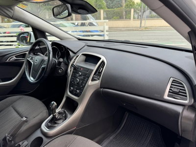 Opel Astra 1.7 CDTI 110CV 5 porte Cosmo (16)