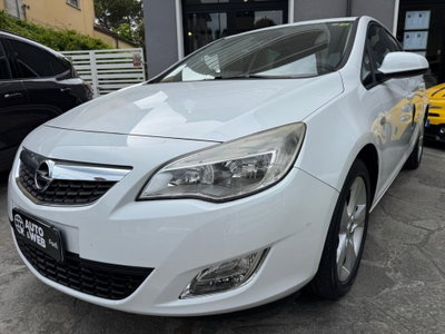 Opel Astra 1.7 CDTI 110CV 5 porte Cosmo (2)