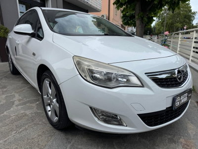Opel Astra 1.7 CDTI 110CV 5 porte Cosmo (3)