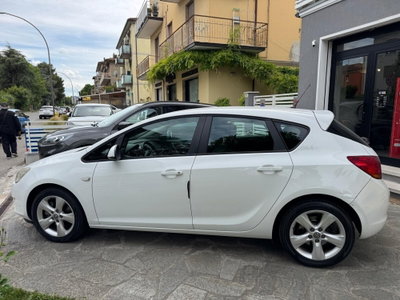 Opel Astra 1.7 CDTI 110CV 5 porte Cosmo (6)