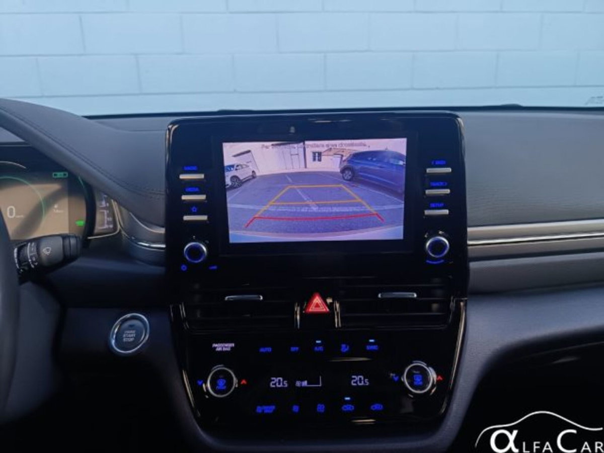Hyundai Ioniq Plug-in Hybrid DCT Tech (17)
