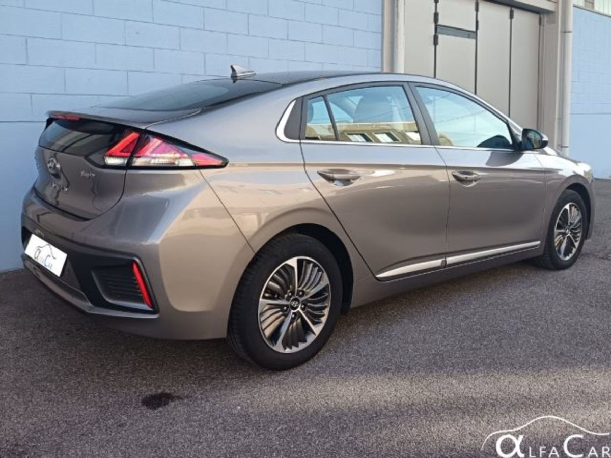 Hyundai Ioniq Plug-in Hybrid DCT Tech (2)