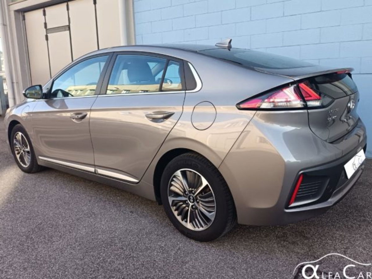 Hyundai Ioniq Plug-in Hybrid DCT Tech (8)