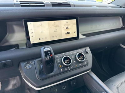 Land Rover Defender 110 3.0D I6 250 CV AWD Auto Commercial SE (17)