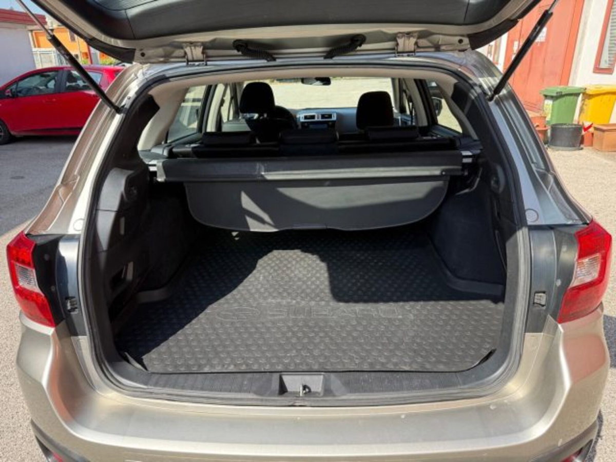 Subaru Outback 2.0d Lineartronic Unlimited (14)