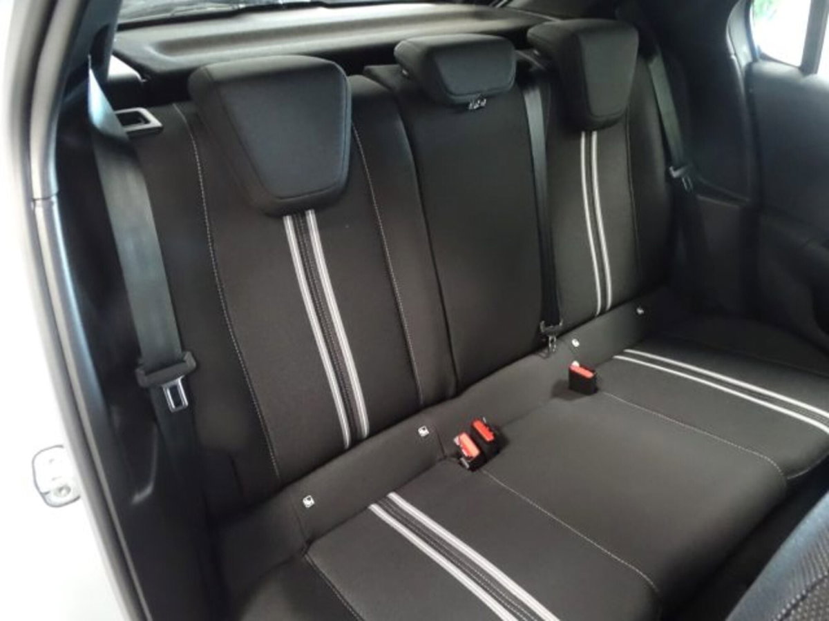 Opel Corsa 1.2 hybrid GS 100cv dct6 (14)