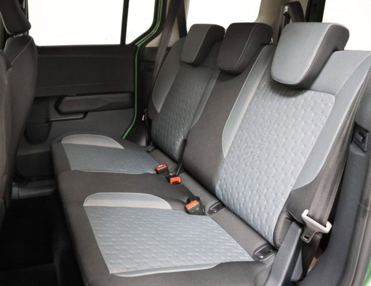 Ford Tourneo Courier 1.0 EcoBoost 100 CV Titanium (10)