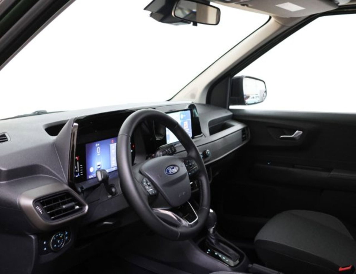 Ford Tourneo Courier 1.0 EcoBoost 100 CV Titanium (9)