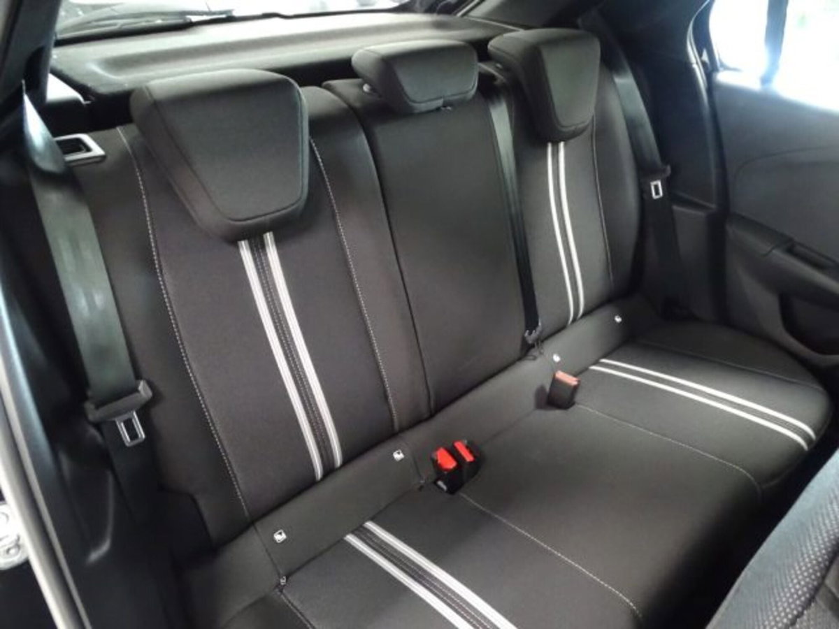 Opel Corsa 1.2 hybrid GS 100cv dct6 (14)
