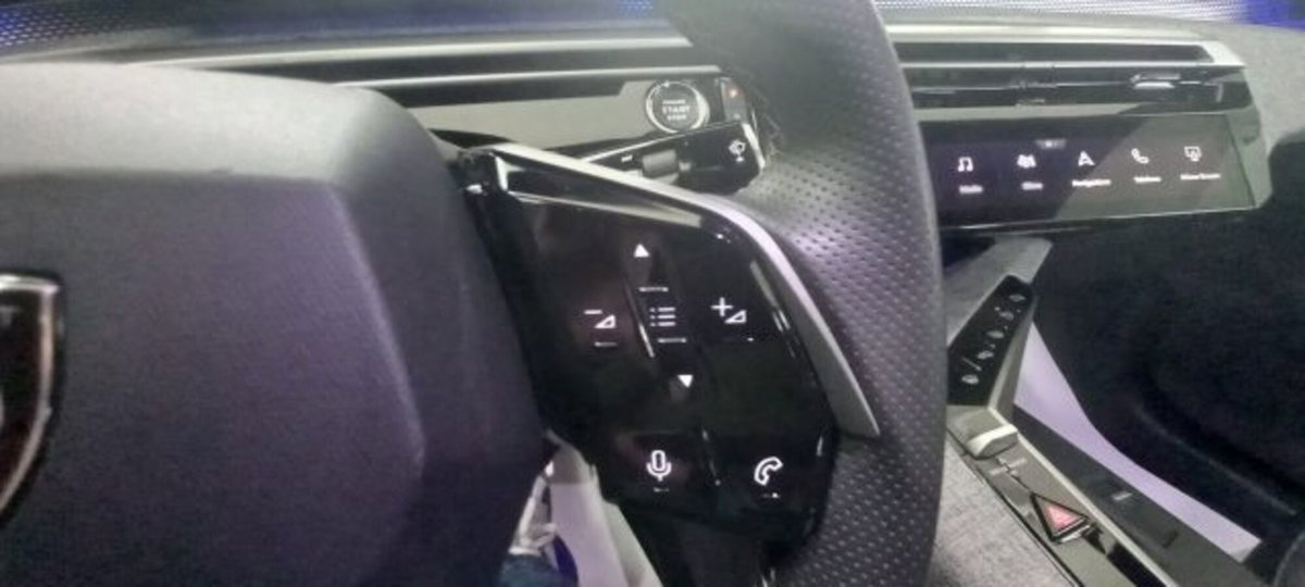 Peugeot 3008 1.2 hybrid GT Exclusive 145cv e-dcs6 (14)