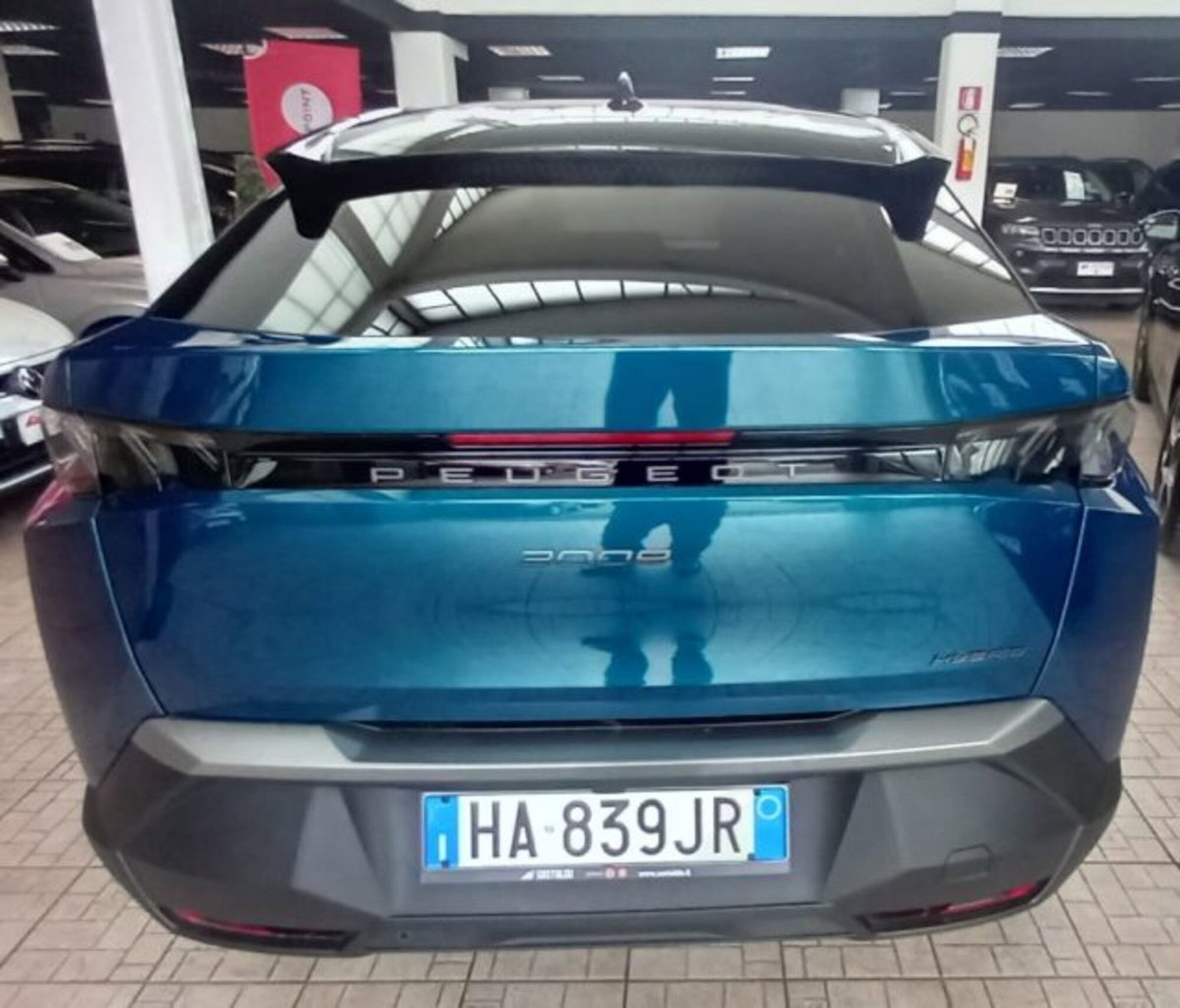 Peugeot 3008 1.2 hybrid GT Exclusive 145cv e-dcs6 (3)