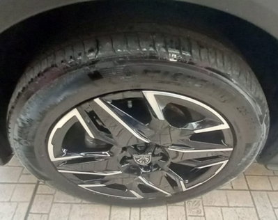 Peugeot 3008 1.2 hybrid GT Exclusive 145cv e-dcs6 (5)