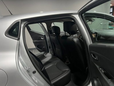 Renault Clio TCe 12V 75 CV 5 porte Moschino Zen (10)