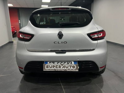 Renault Clio TCe 12V 75 CV 5 porte Moschino Zen (4)