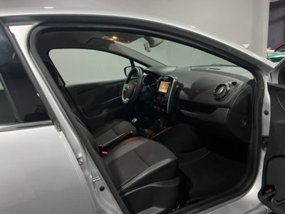 Renault Clio TCe 12V 75 CV 5 porte Moschino Zen (9)