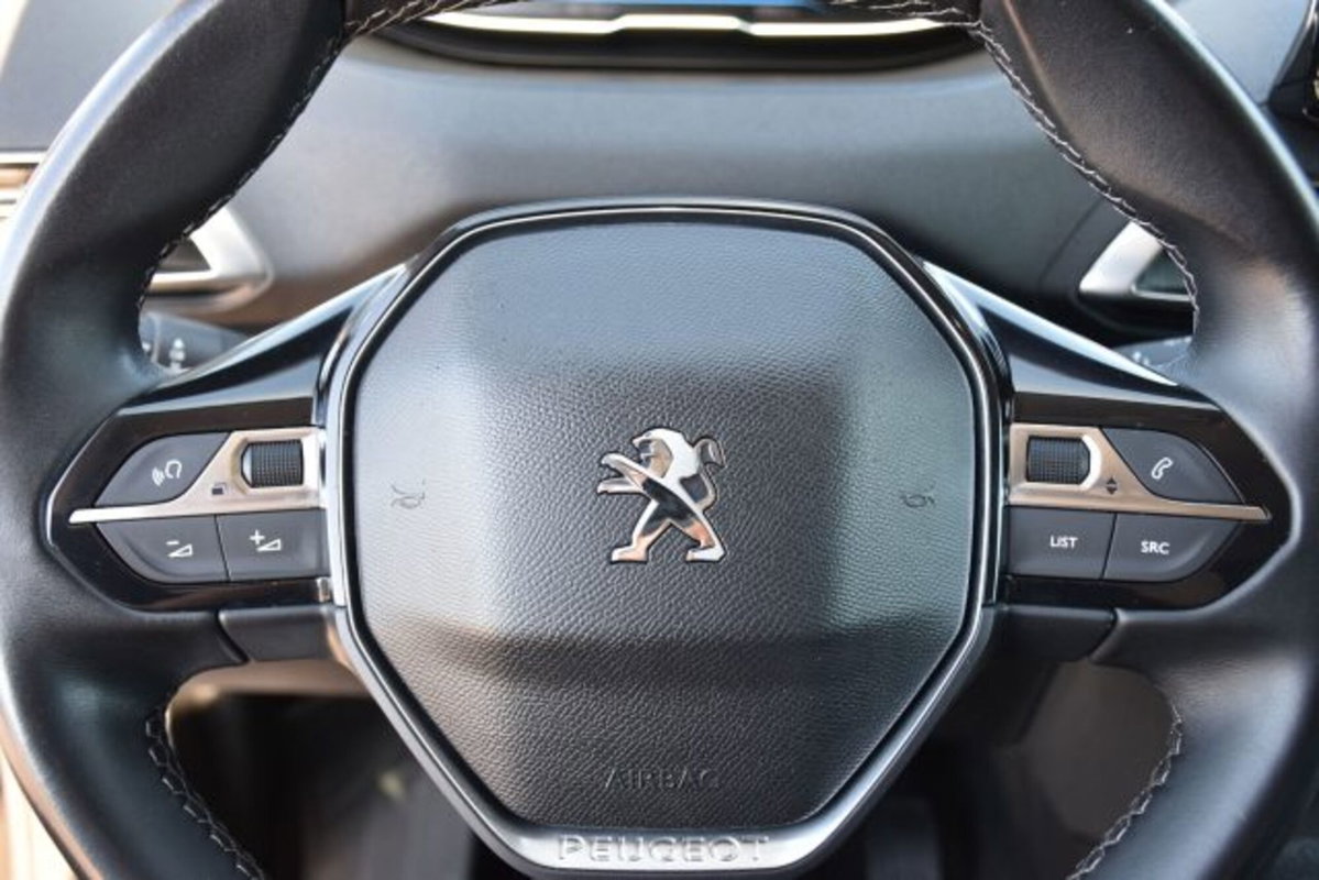 Peugeot 3008 BlueHDi 130 S&S Allure Pack (12)