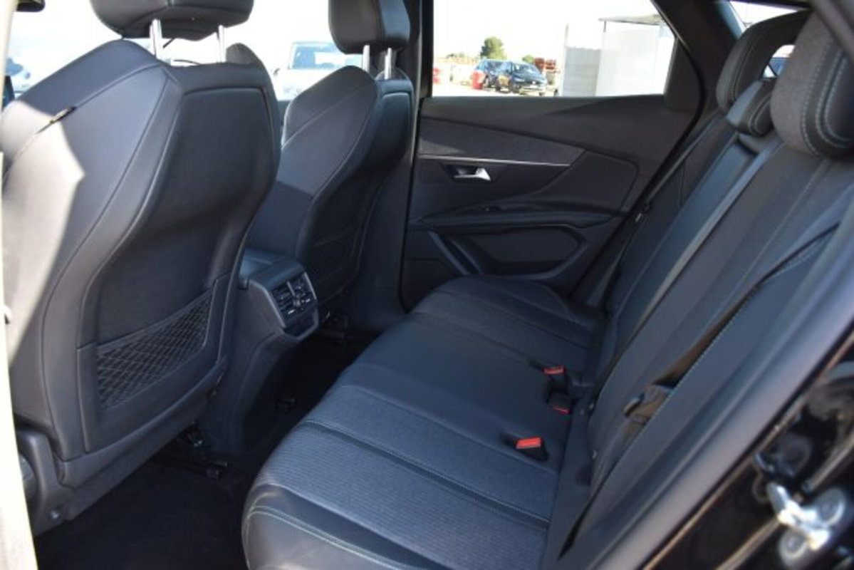 Peugeot 3008 BlueHDi 130 S&S Allure Pack (14)