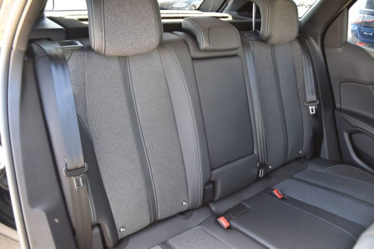 Peugeot 3008 BlueHDi 130 S&S Allure Pack (17)