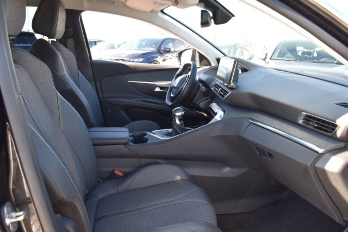 Peugeot 3008 BlueHDi 130 S&S Allure Pack (18)