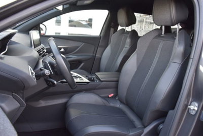Peugeot 3008 BlueHDi 130 S&S EAT8 GT Line (8)