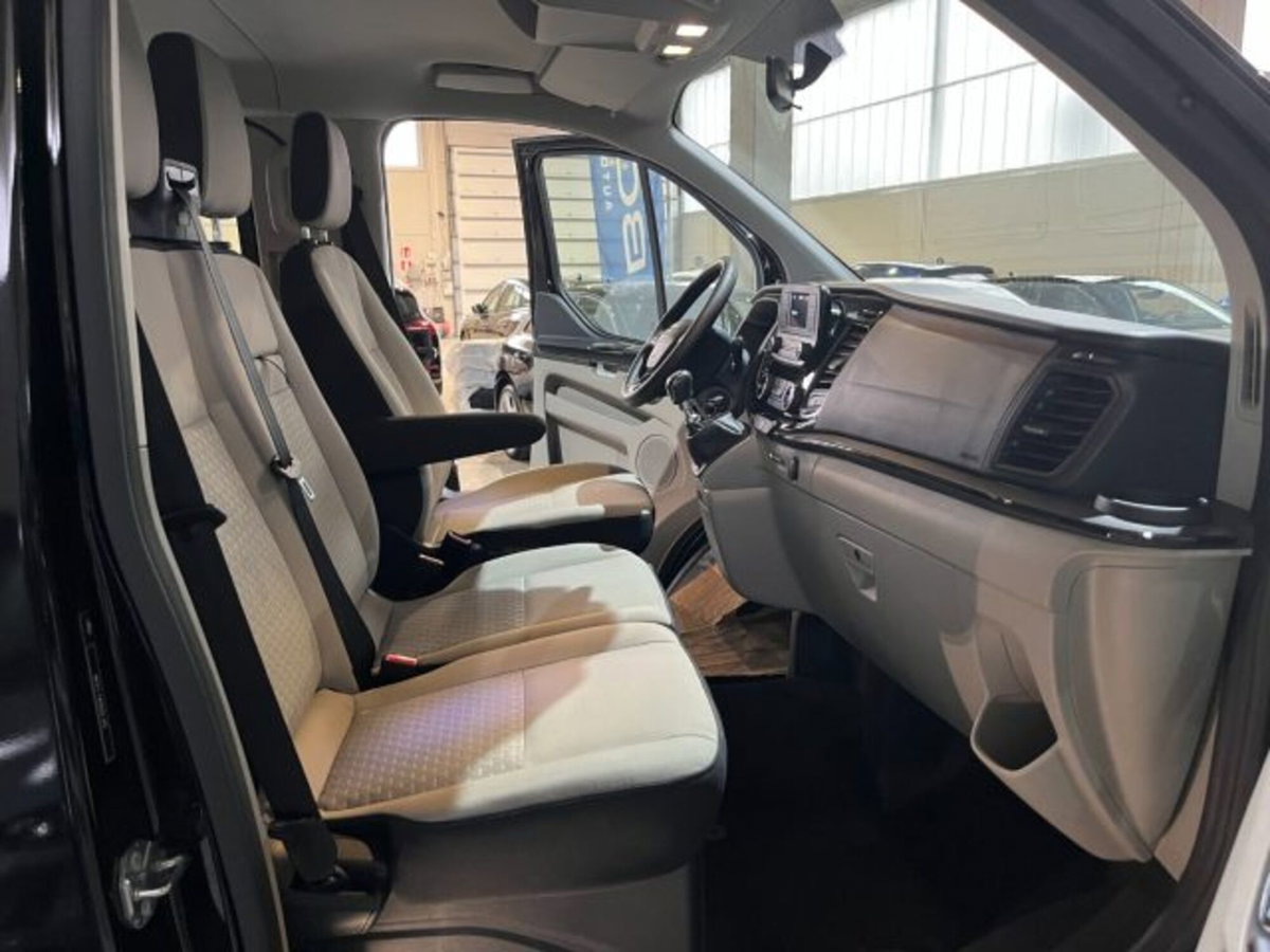 Ford Tourneo Custom 320 2.0 EcoBlue 150CV PL Titanium (19)