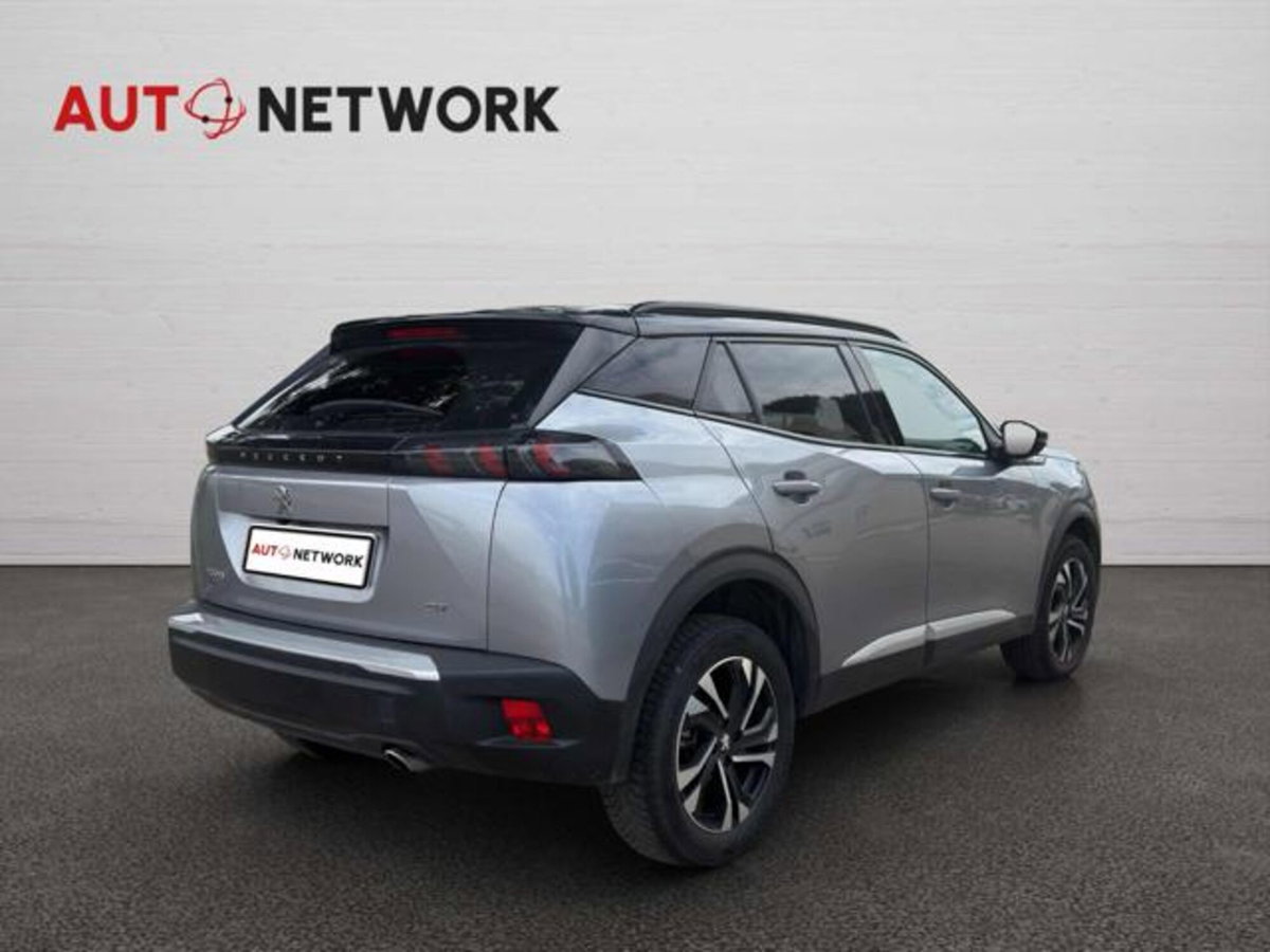 Peugeot 2008 BlueHDi 130 S&S EAT8 GT (2)