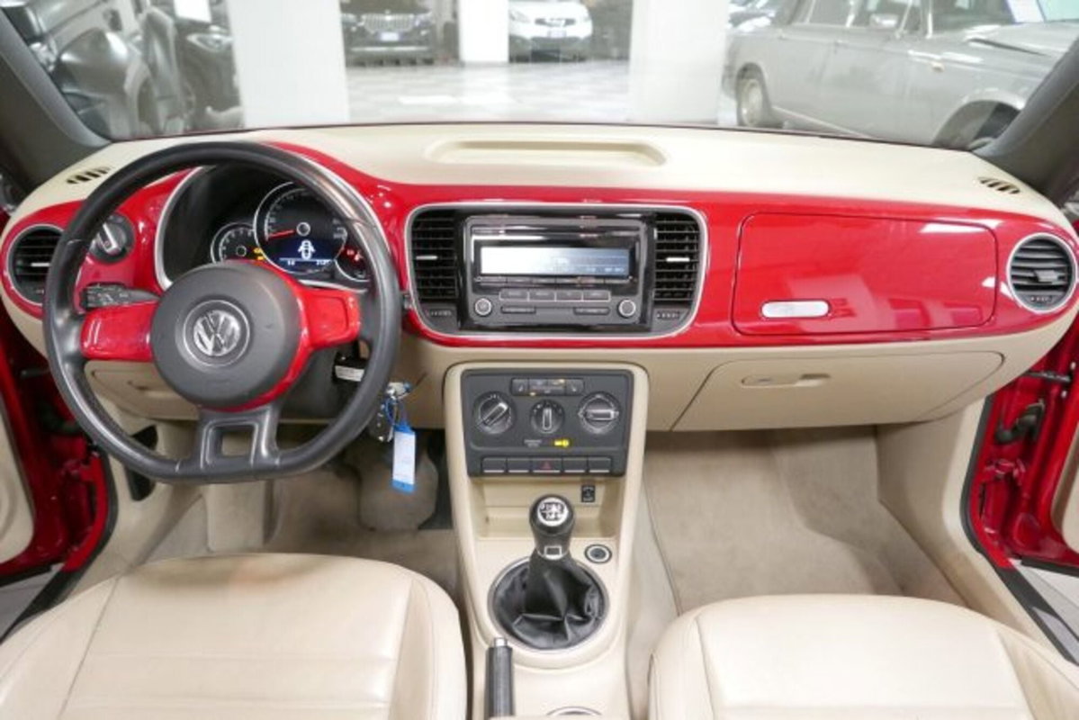 Volkswagen Maggiolino Cabrio 1.2 TSI Design (11)