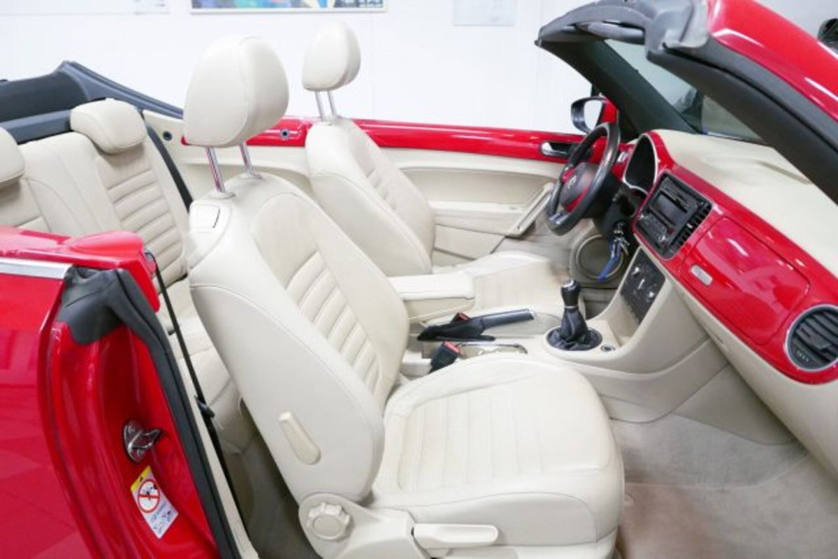 Volkswagen Maggiolino Cabrio 1.2 TSI Design (13)