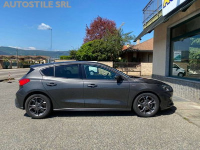 Ford Focus 1.0 EcoBoost Hybrid 125 CV Power. 5p. ST-Line Design (9)