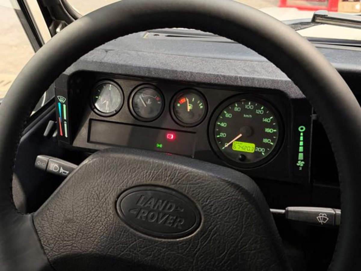 Land Rover Defender 130 2.5 Td5 cat CrewCab S (11)