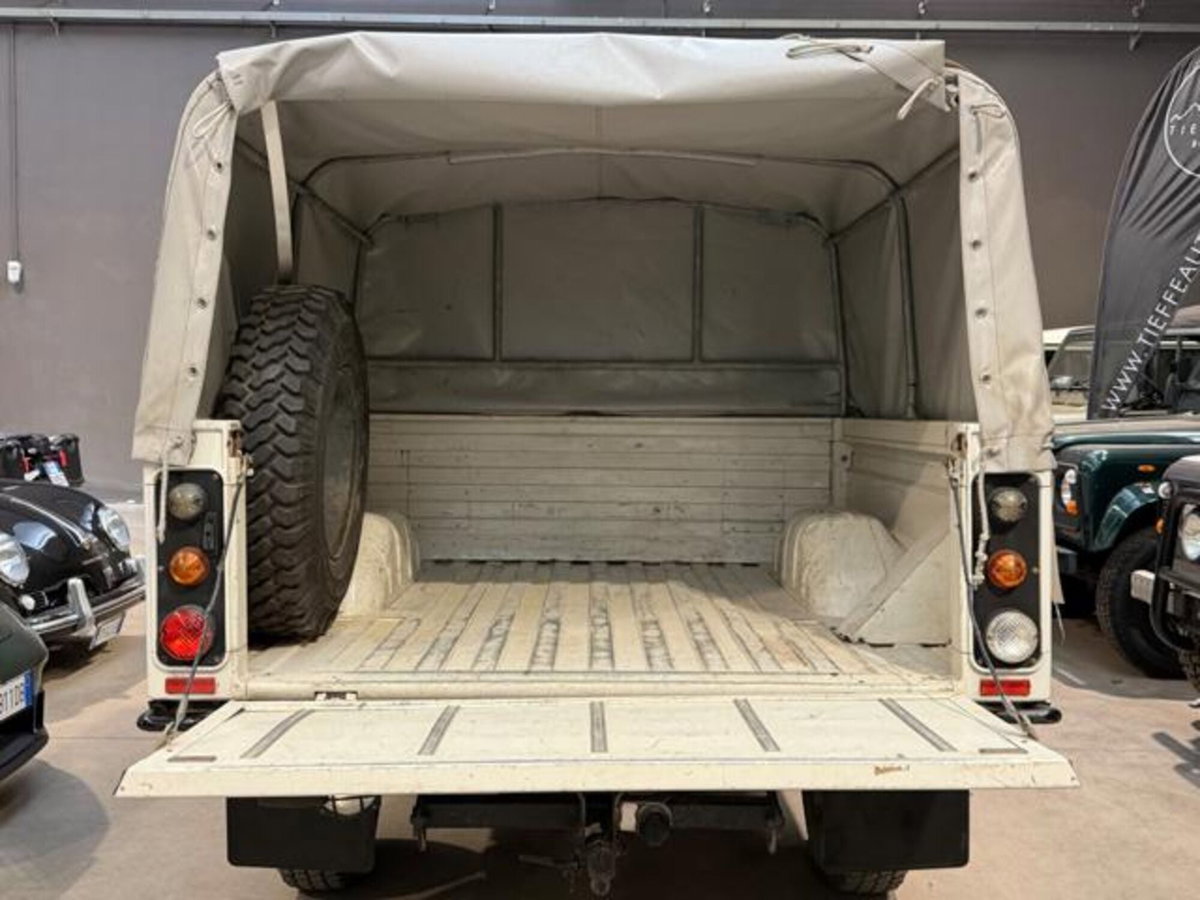 Land Rover Defender 130 2.5 Td5 cat CrewCab S (14)