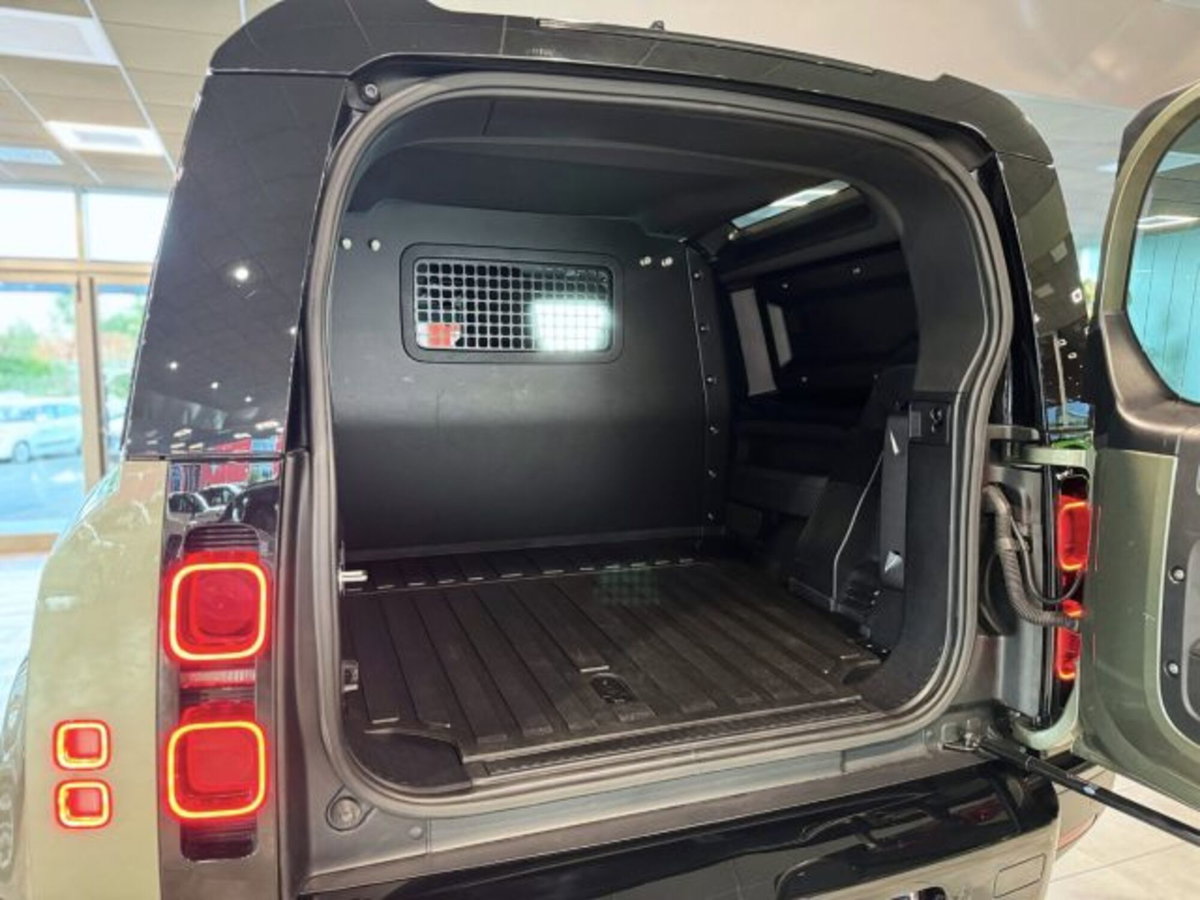 Land Rover Defender 90 Hard Top 3.0d i6 mhev awd 200cv auto (7)