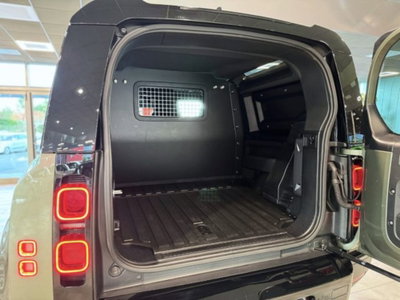 Land Rover Defender 90 Hard Top 3.0d i6 mhev awd 200cv auto (7)