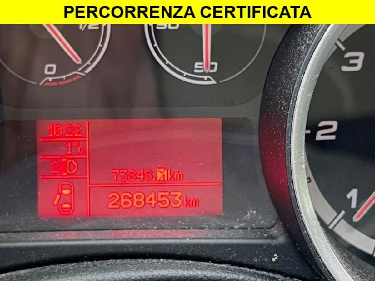 Alfa Romeo Giulietta 1.6 JTDm-2 Distinctive (6)