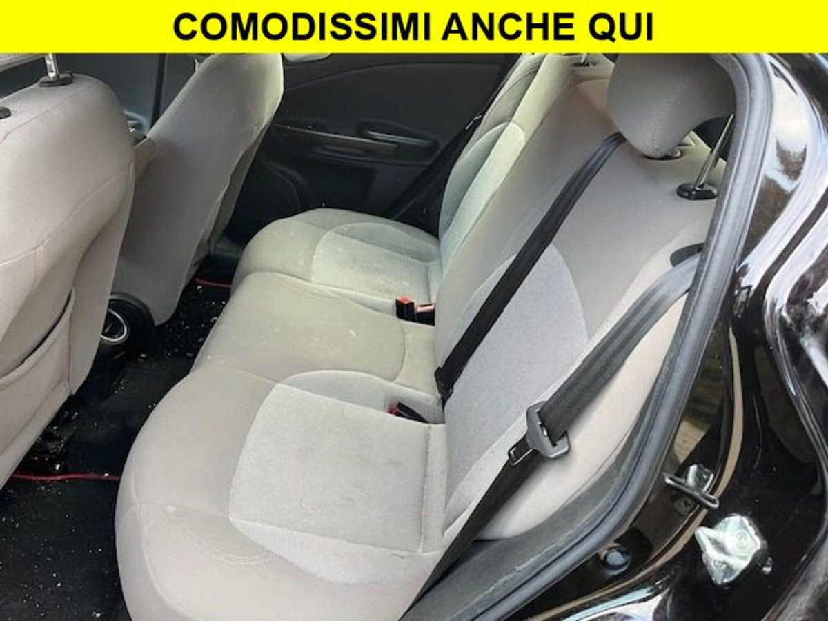 Alfa Romeo Giulietta 1.6 JTDm-2 Distinctive (9)