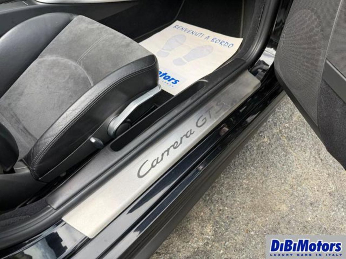 Porsche 911 Cabrio Carrera 4 GTS (5)